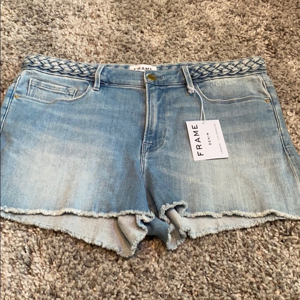 Frame Le Cutoff Denim Shorts